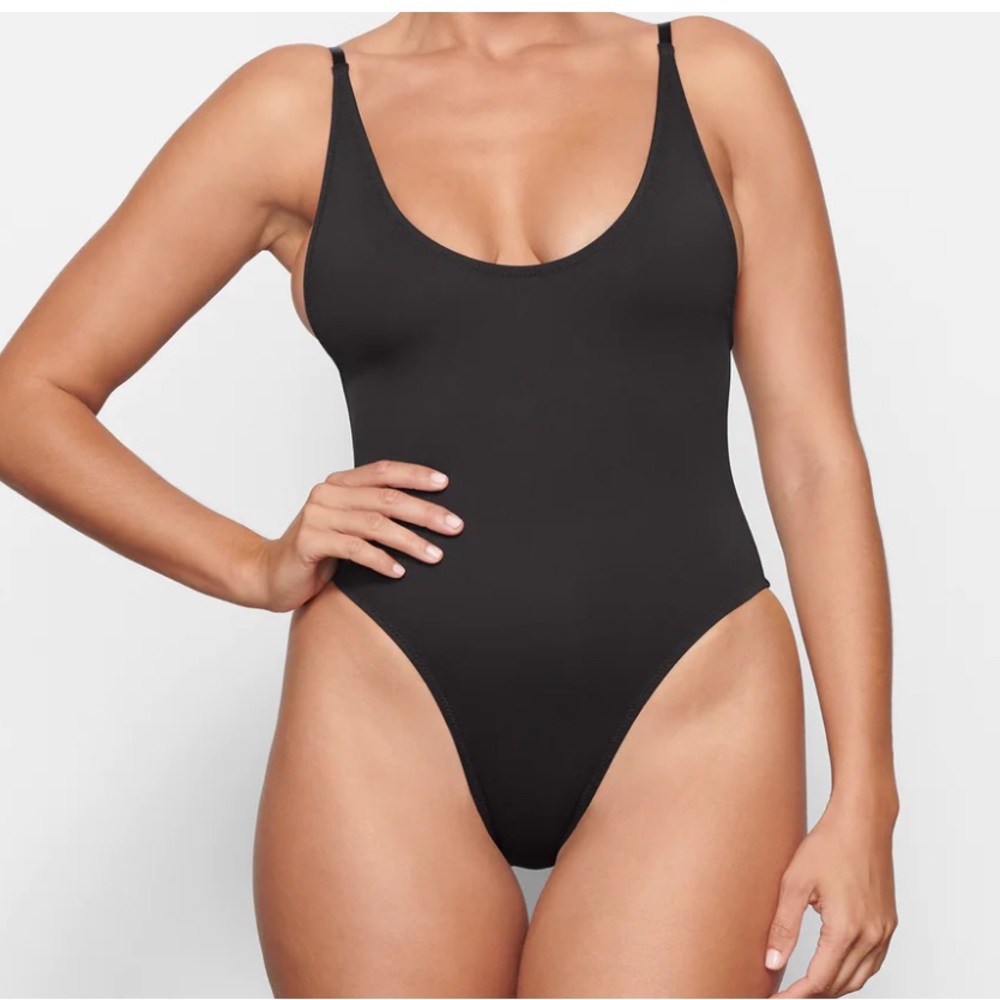 🖤SKIMS SWIM SCOOP NECK ONE PIECE SWIMSUIT IN ONYX XXS XS S M L XL 2X